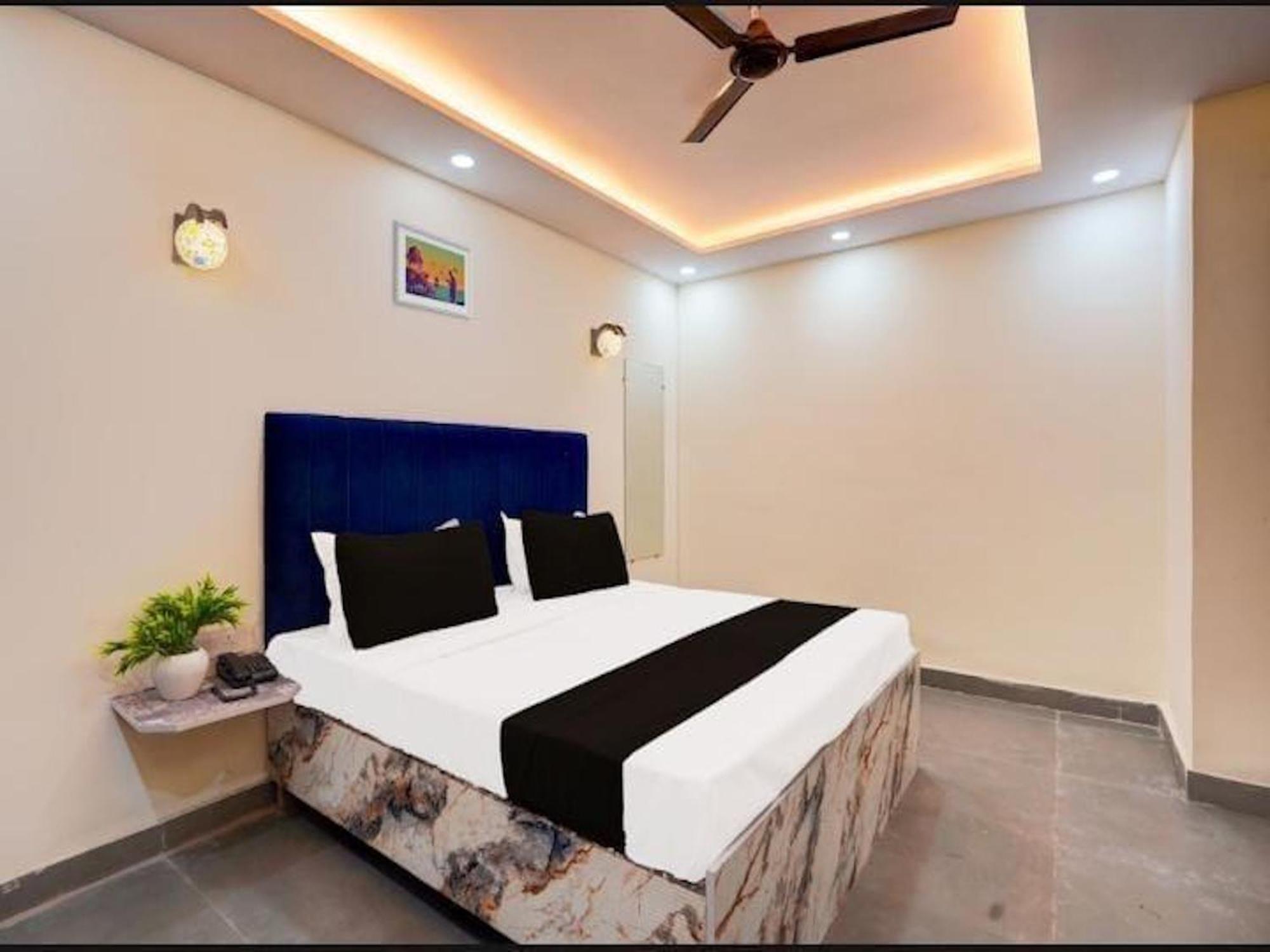 Hotel City Palace New Delhi Buitenkant foto